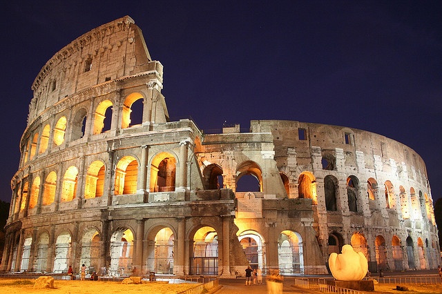 Colosseo Notturno